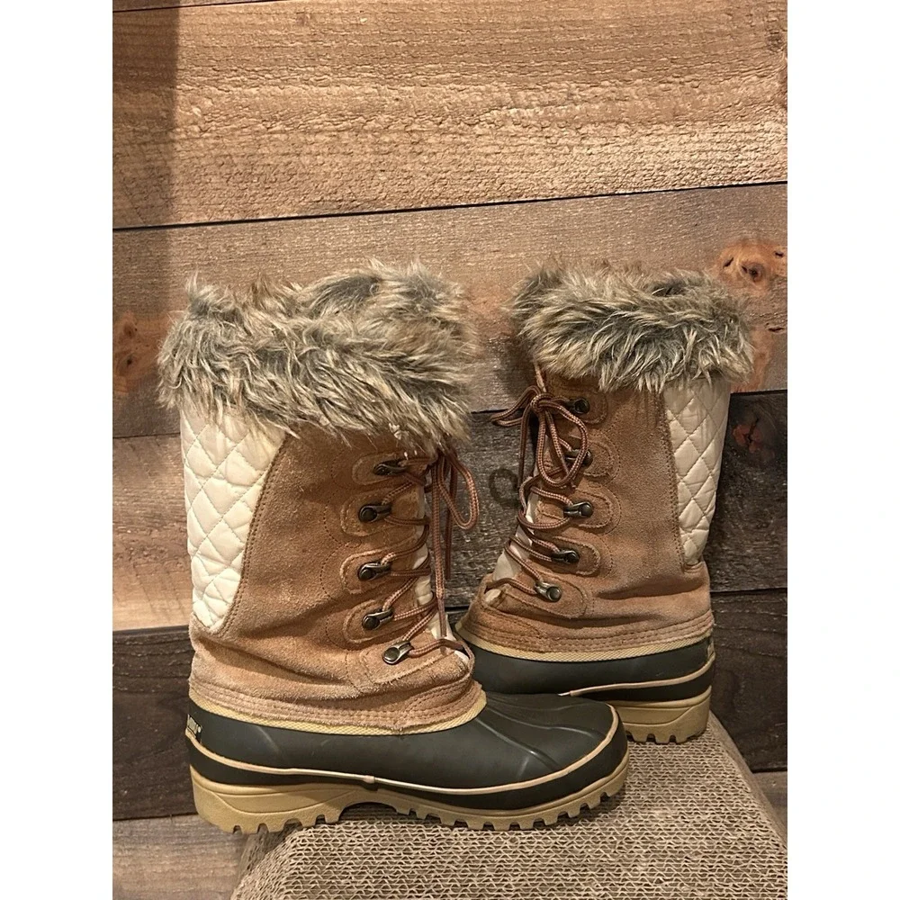 Khombu Allie Duck‎ Boots Winter Quilted Faux Fur Tan Cream Olive Women's Size 6M